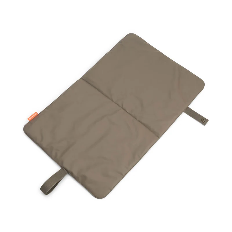 Foldbart pusleunderlag – Taupe
