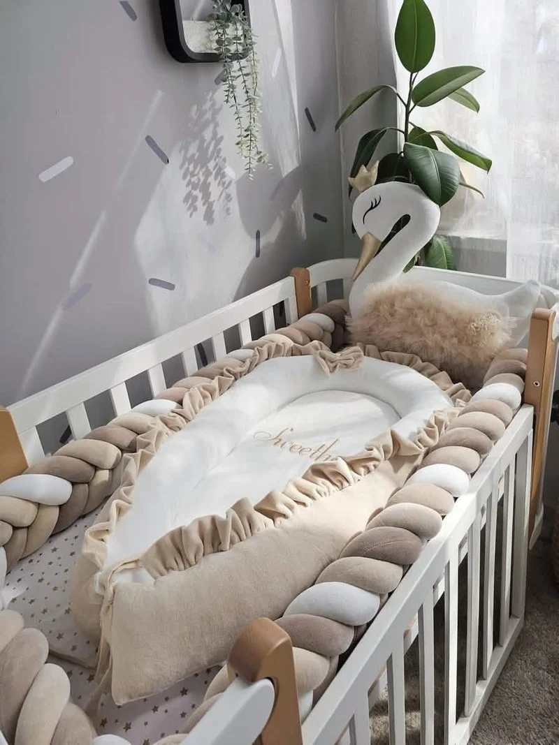 Baby Bedding Set - Braided Décor & Princess Swan