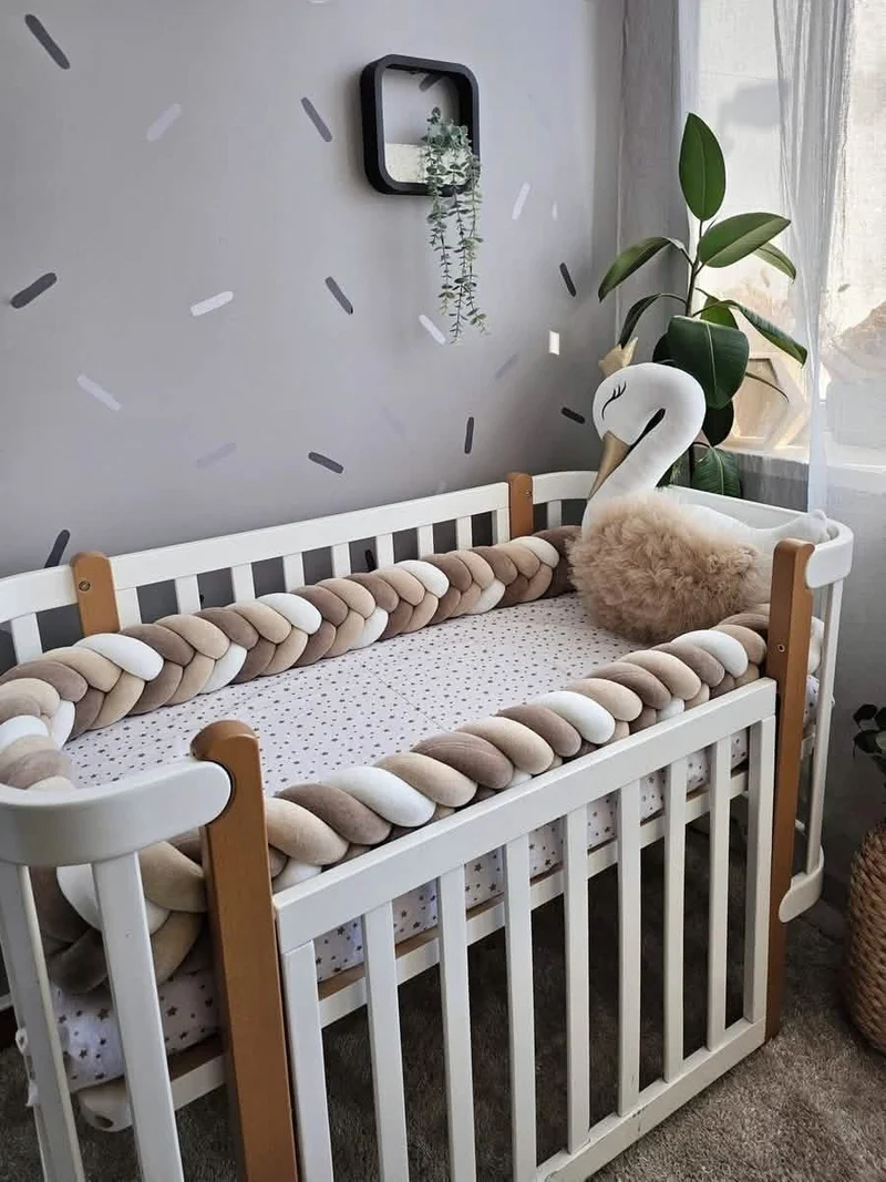 Baby Bedding Set - Braided Décor & Princess Swan