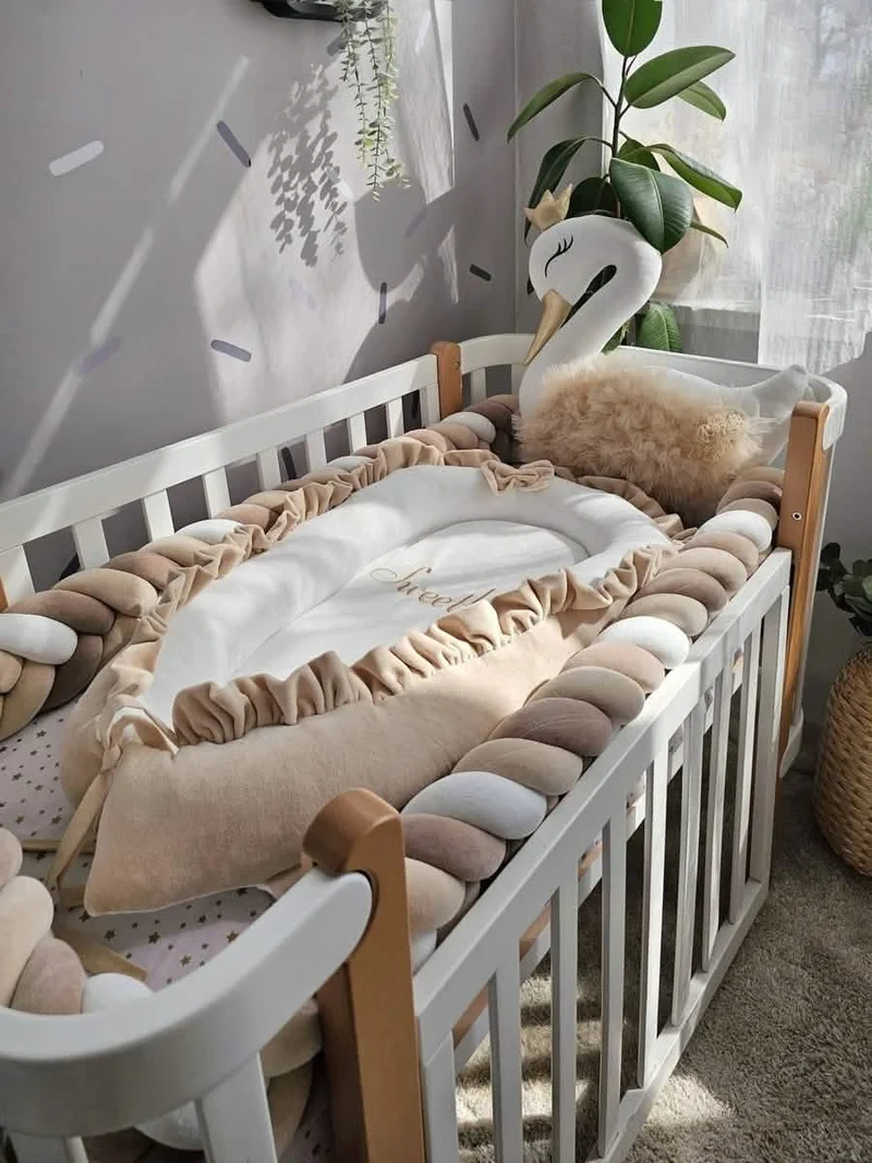 Baby Bedding Set - Braided Décor & Princess Swan