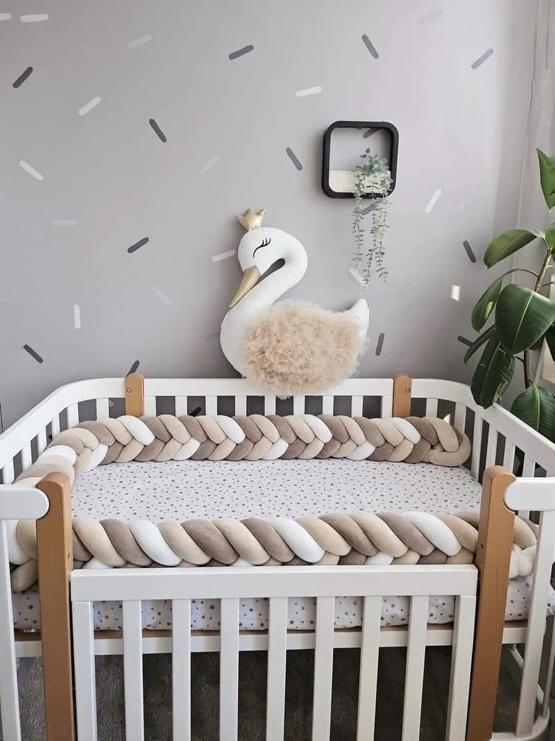 Baby Bedding Set - Braided Décor & Princess Swan