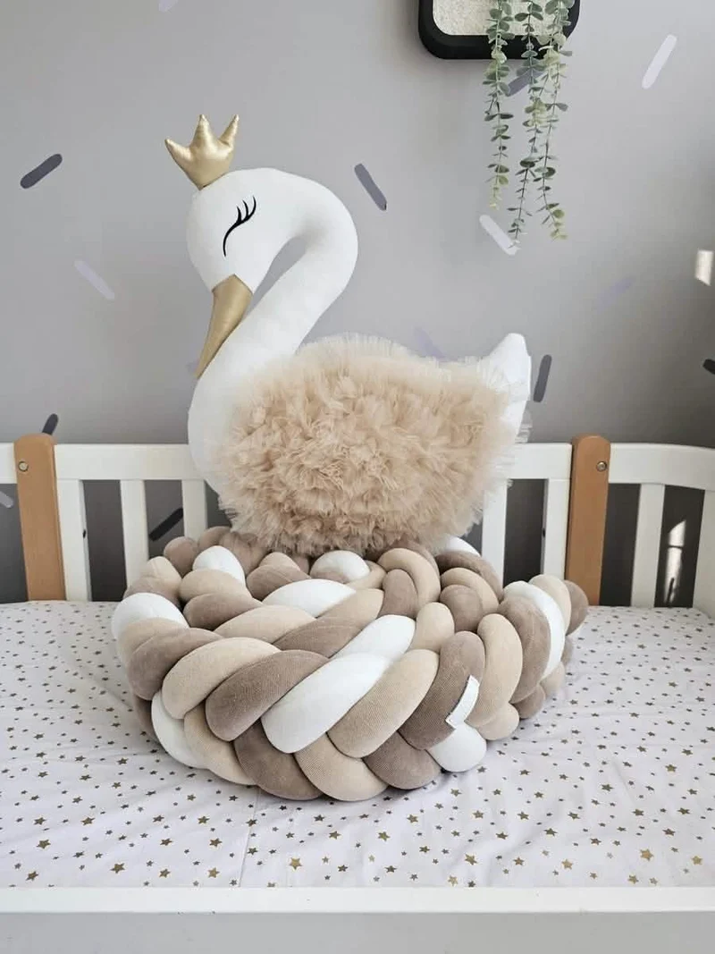 Baby Bedding Set - Braided Décor & Princess Swan