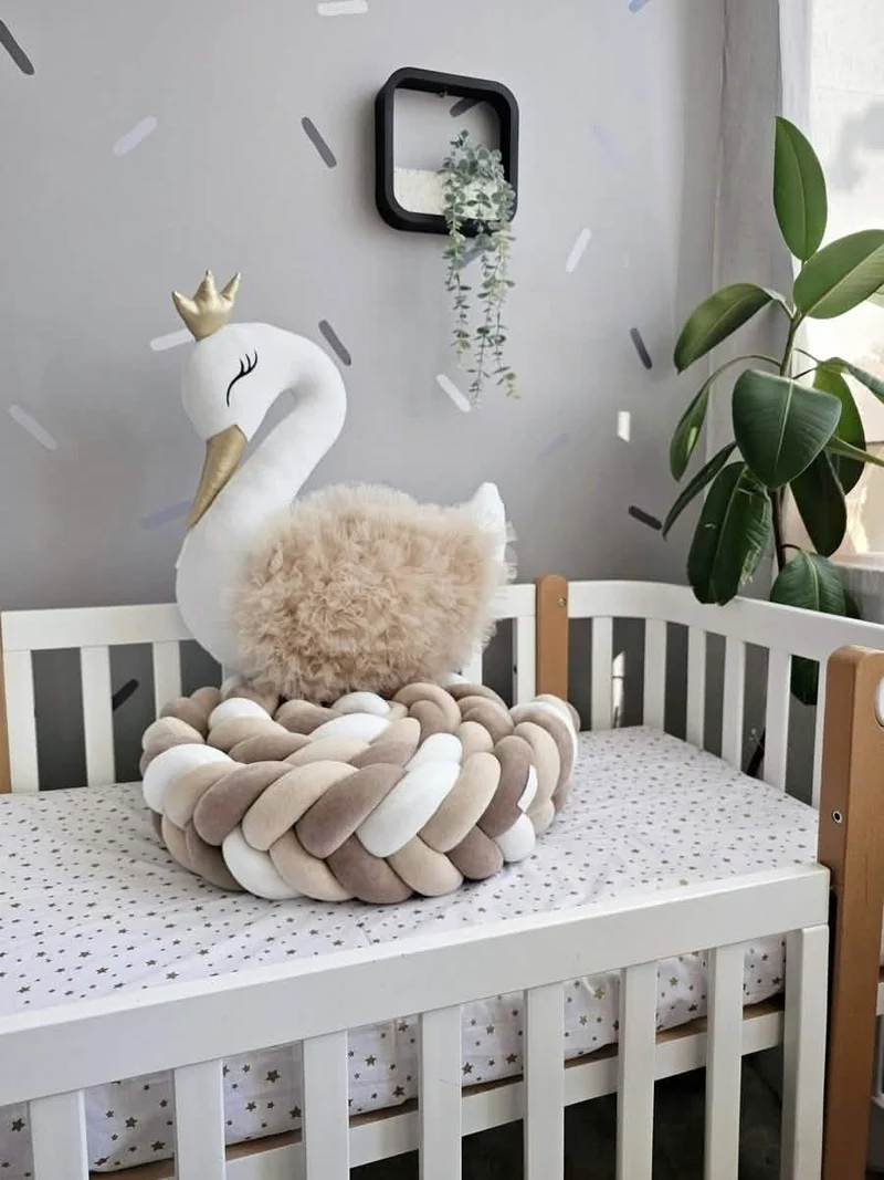 Baby Bedding Set - Braided Décor & Princess Swan