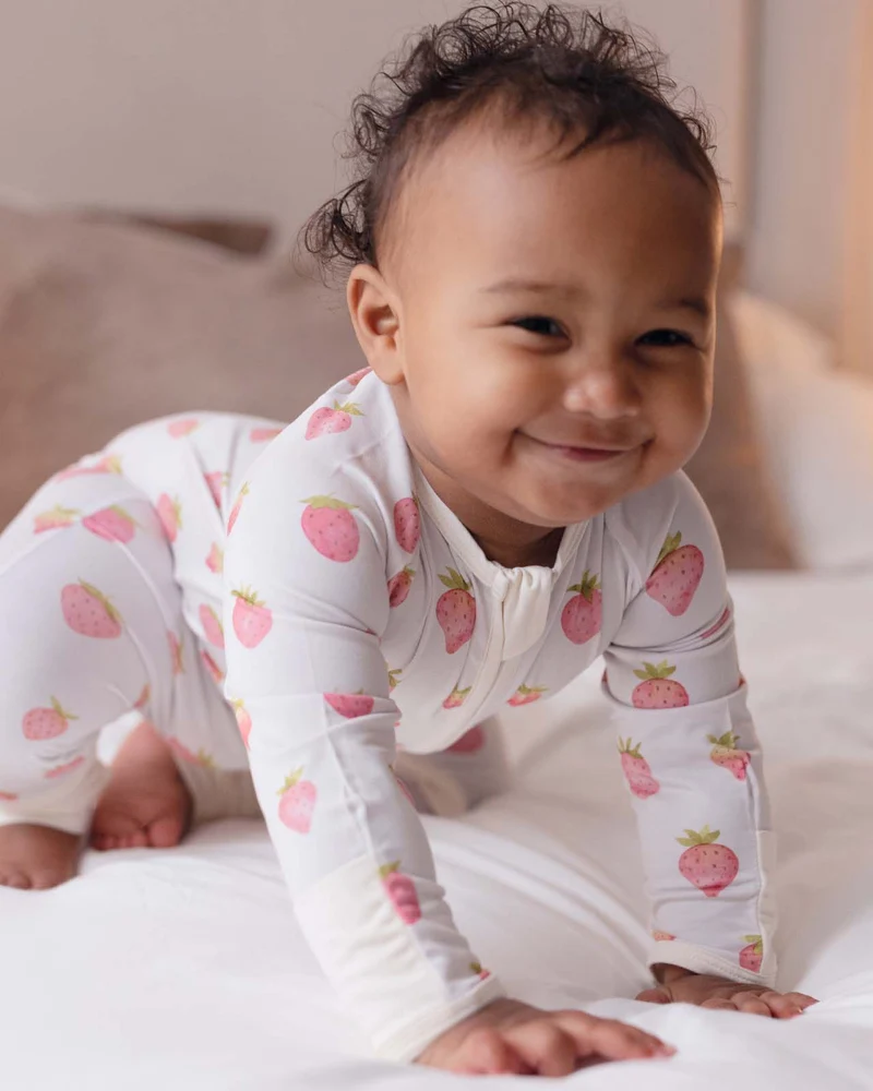 BABYGO® Erdbeeren & Sahne Schlafanzug mit Reißverschluss