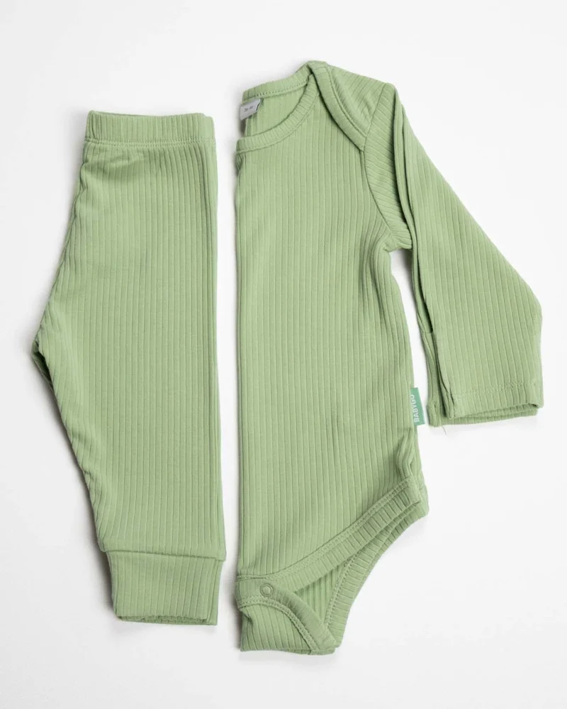 BABYGO® Salbeigrüner, langer Rippstrick-Body und Leggings
