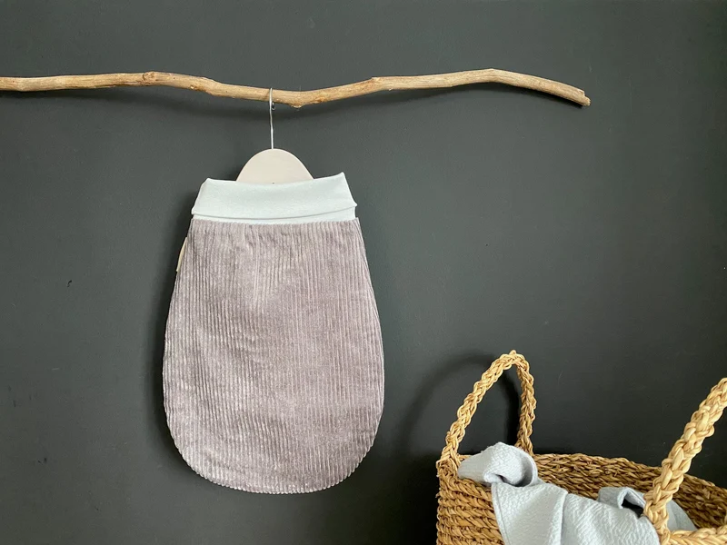 Strampelsack Herbst/Winter aus Breitcord – weich & samtig
