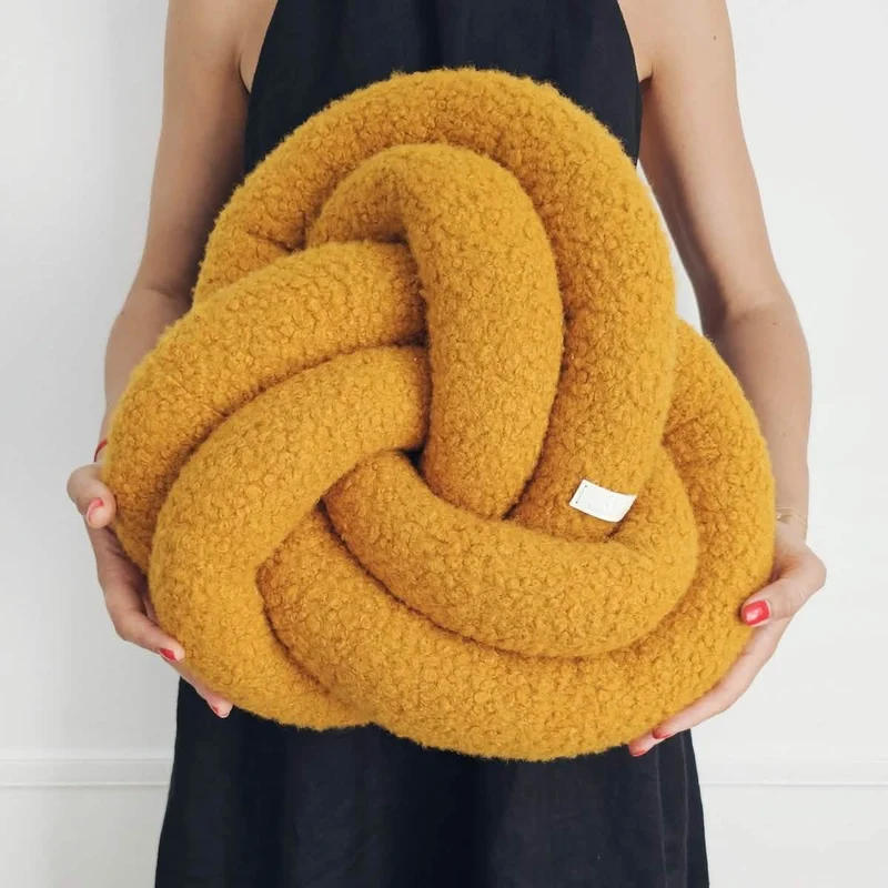 Knot decorative pillow. Throw pillows.