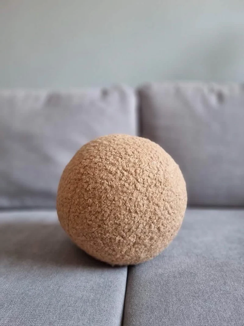 Throw pillow round. Decorative sofa pillows.