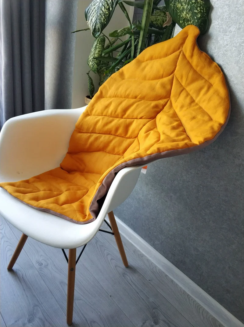 Baby linen leaf play mat mustard