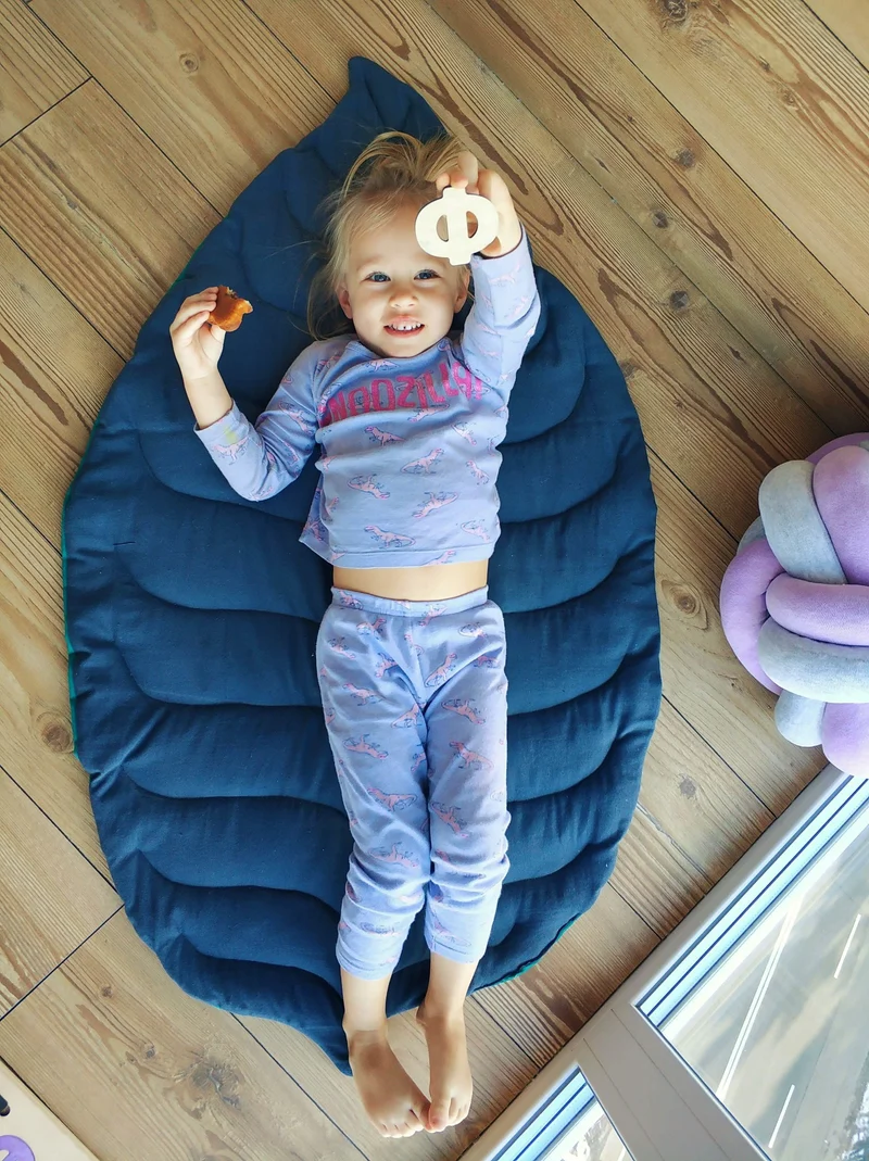 Baby linen leaf play mat navi blue
