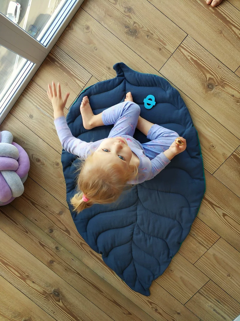 Baby linen leaf play mat