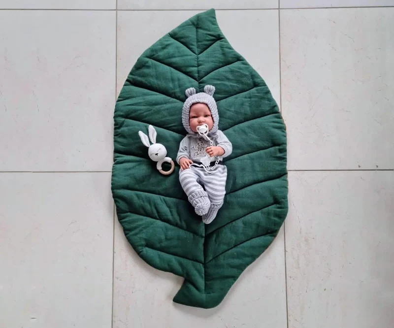 Baby leaf mat, play mat linen emerald