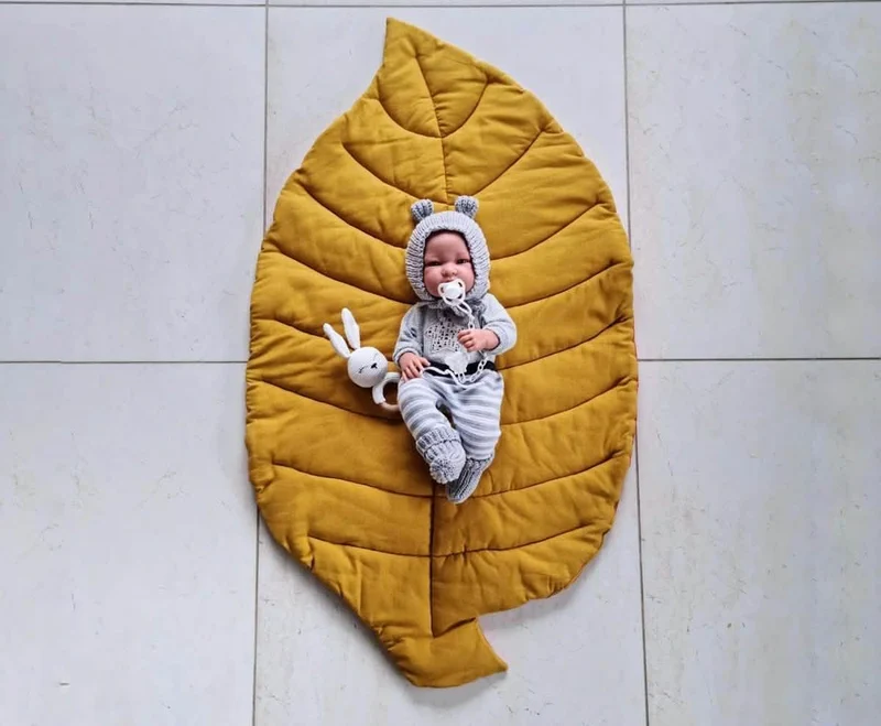 Baby leaf mat, play mat linen emerald