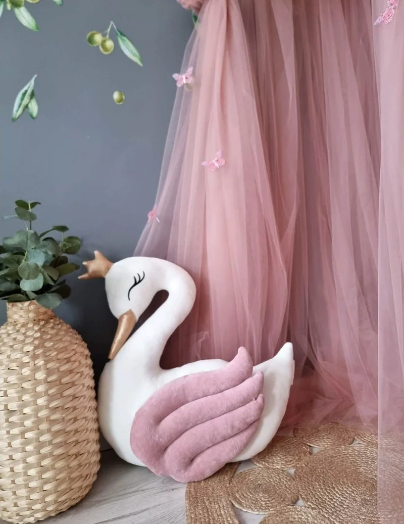 Princess Pillow swan blush, throw pillow