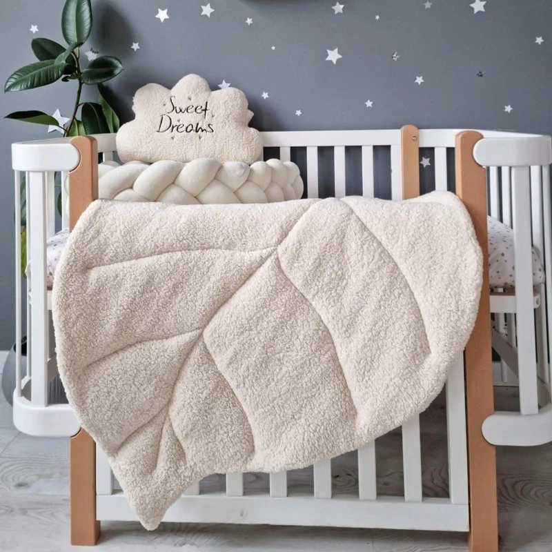 Baby shower gift activity leaf play mat