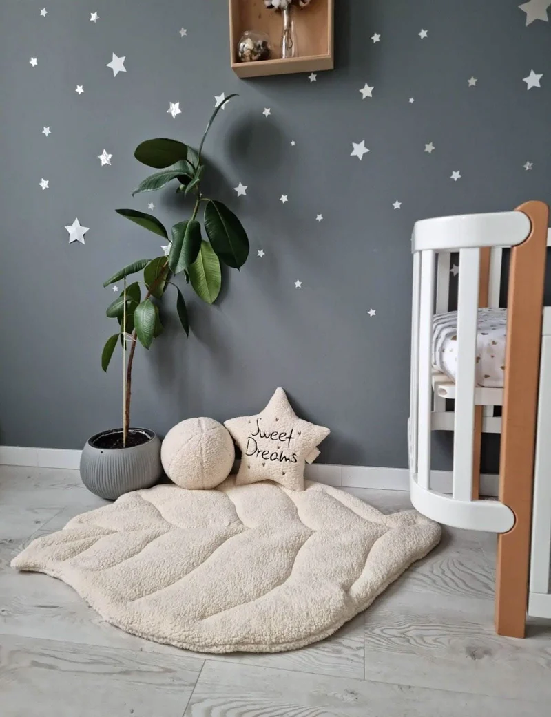Baby shower gift activity leaf play mat