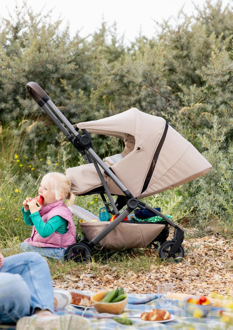 Neugeborenen-Aufsatz 'Nest to Seat' für 'Aer2' Forest Green