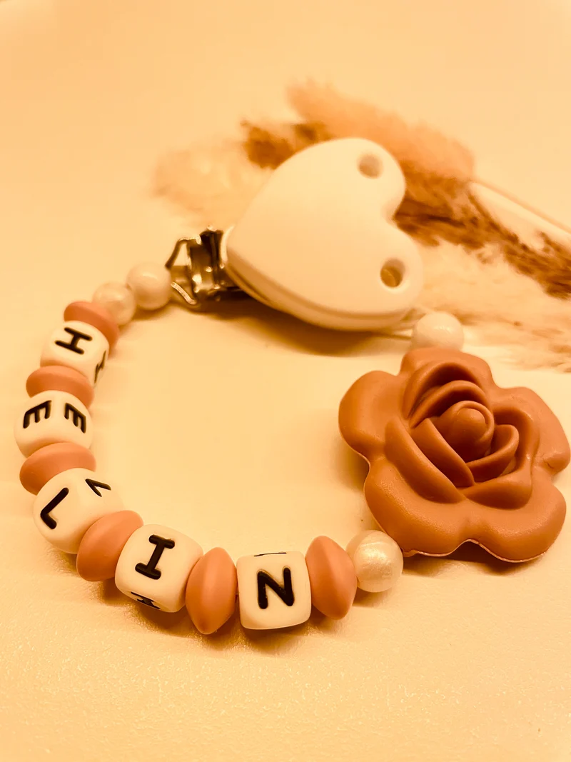 Schnullerkette Kinderwagenkette altrosa weiß Rose mit Schmetterling Mashallah