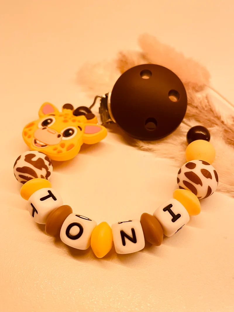 Schnullerkette personalisiert Giraffe braun gelb