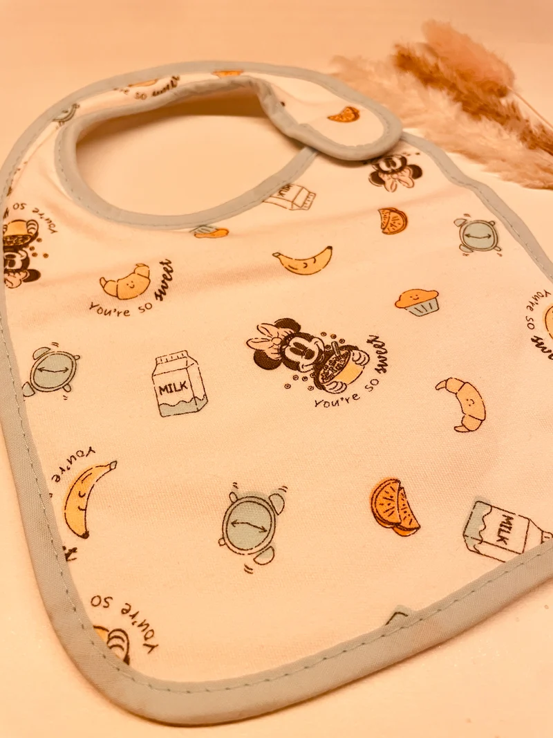 Lätzchen weiß/blau Maus