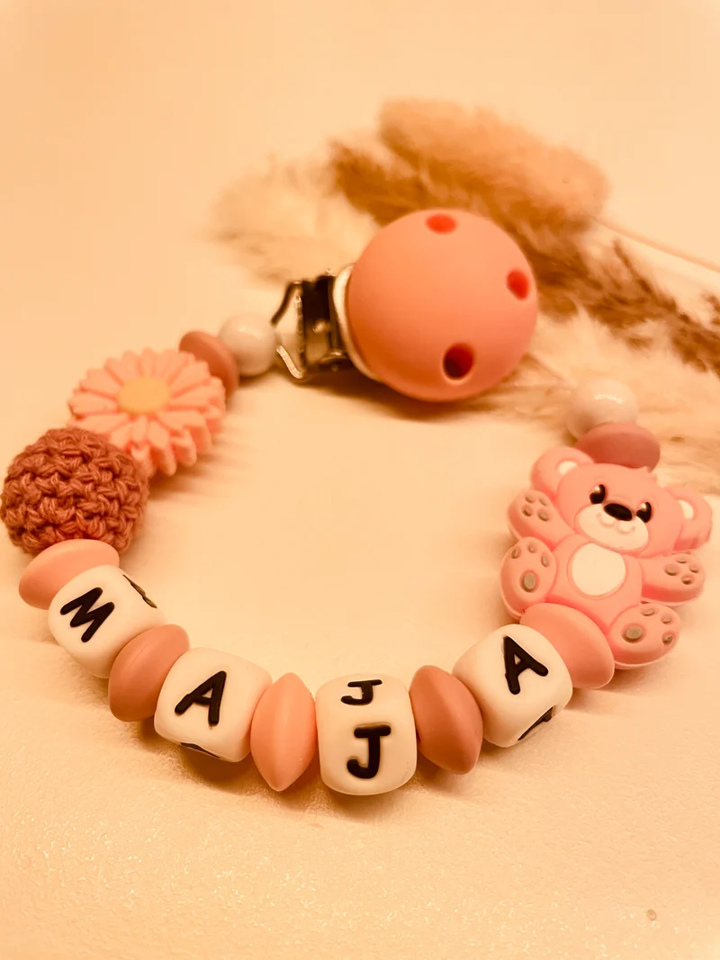 Schnullerkette personalisiert mit Bär und Blume rosa altrosa