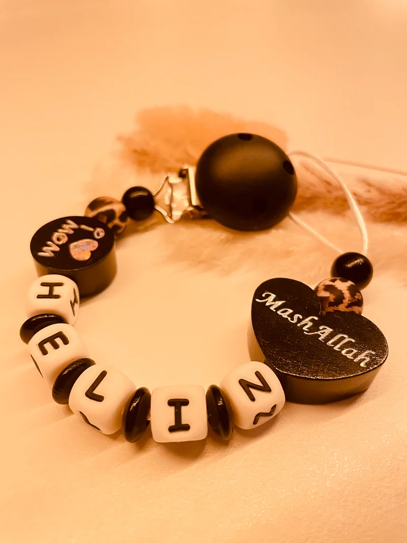 Schnullerkette personalisiert schwarz Leo Mashallah i love mom/dad