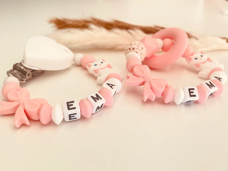 Schnullerkette Greifring Katze rosa weiß