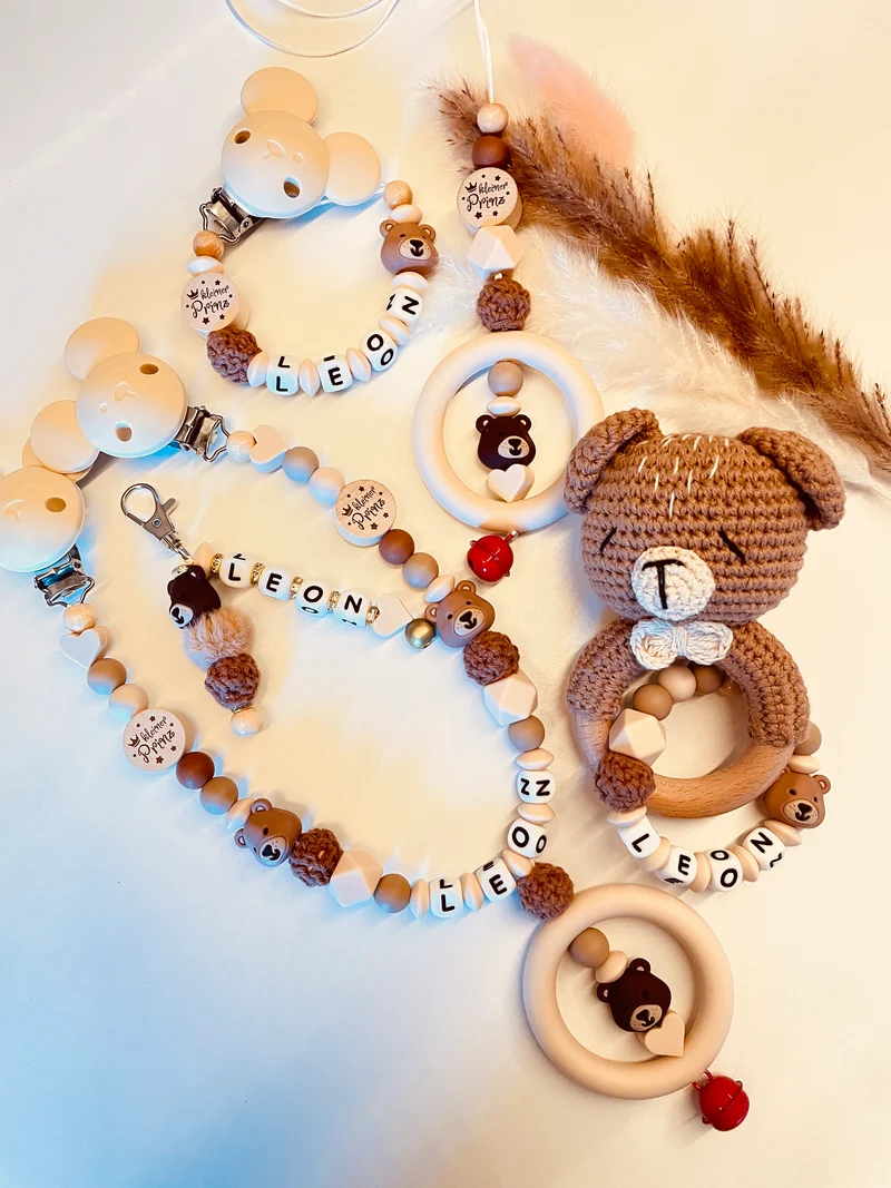 Schnullerkette, Kinderwagenkette, Greifring Babyschalenanhänger Bär beige braun