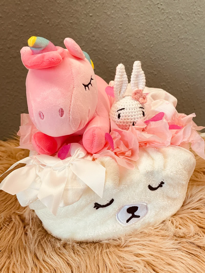 Geschenkbox Einhorn mit Häkelrassel