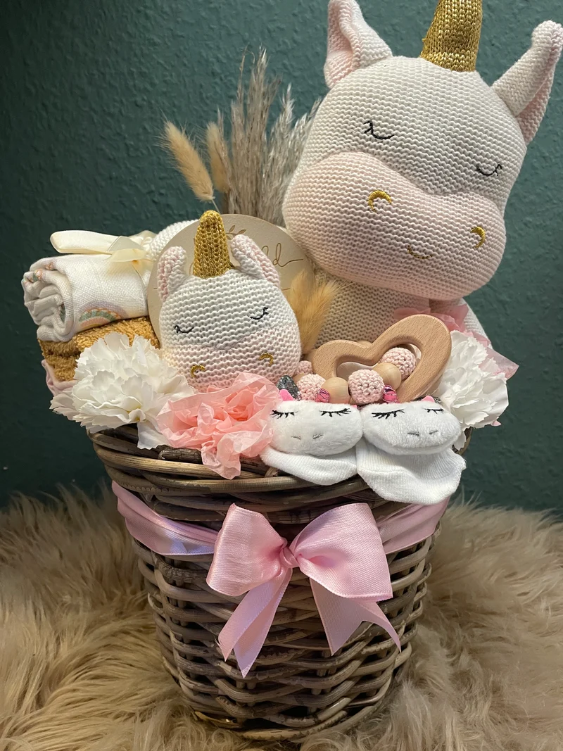 Windelkorb Windeltorte Einhorn Häkeltier und Häkelrassel
