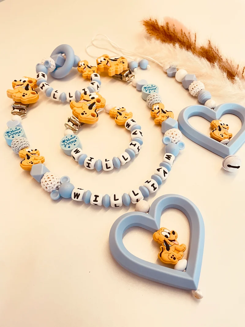 Schnullerkette, Kinderwagenkette, Greifring Babyschalenanhänger personalisiert Hund blau weiß