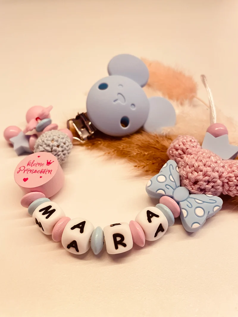 Schnullerkette kleine Prinzessin mit Häkelmaus rosa blau mit Anhänger