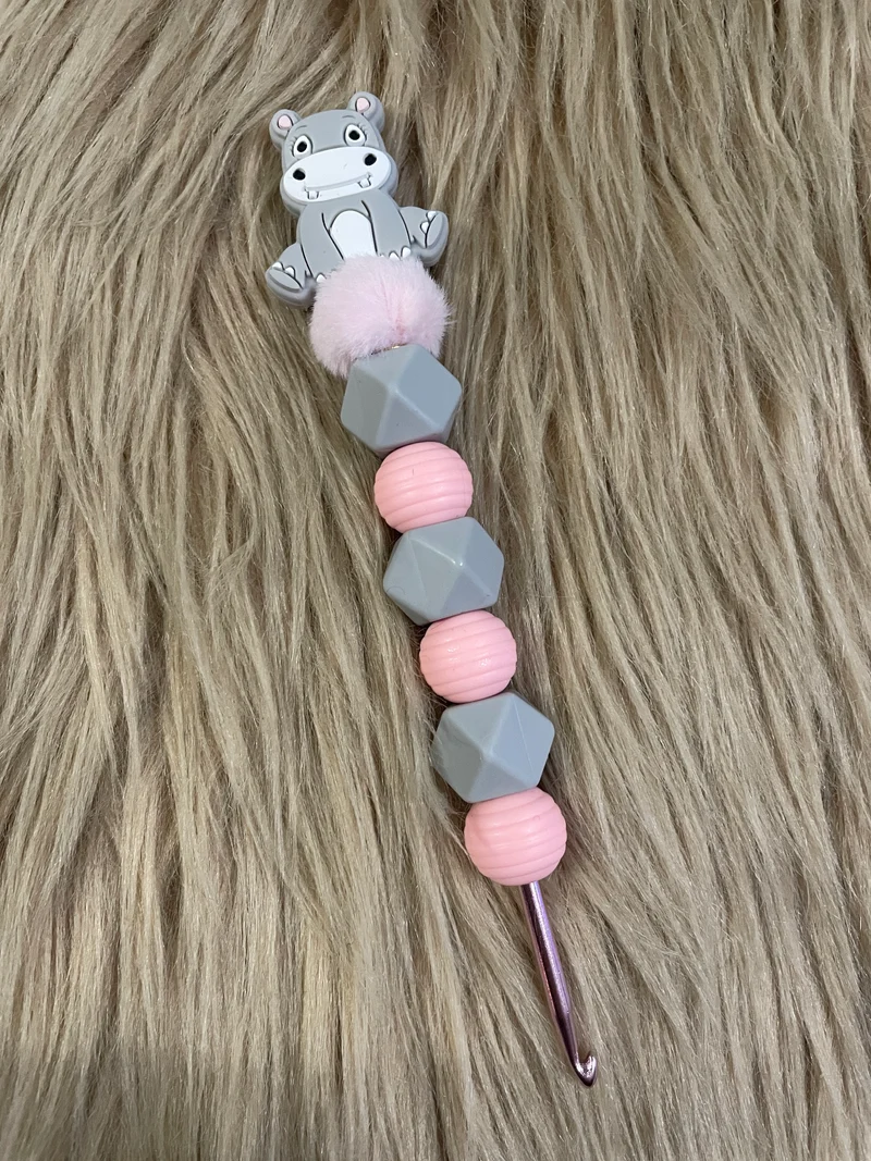 Häkelnadel Nilpferd rosa-grau Silikon ergonomisch