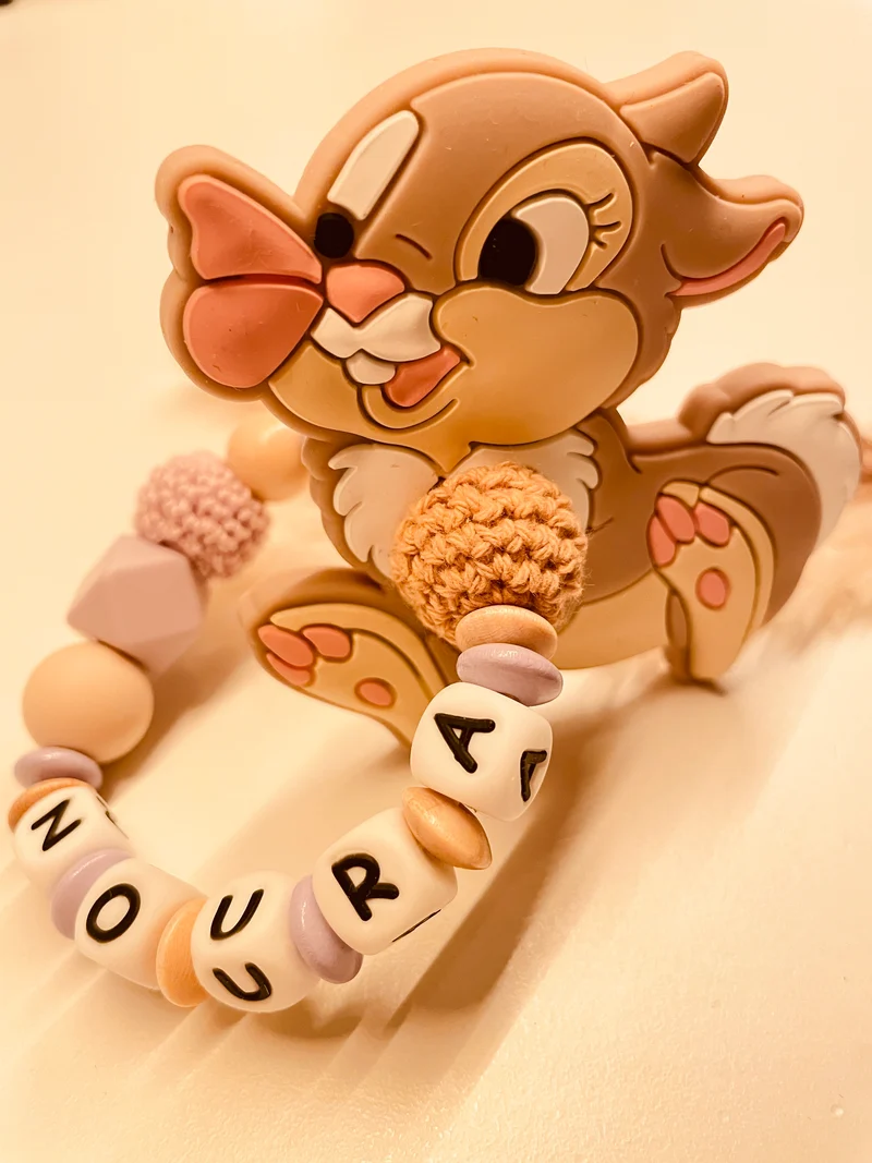 Schnullerkette, Kinderwagenkette, Greifring personalisiert Hase flieder beige
