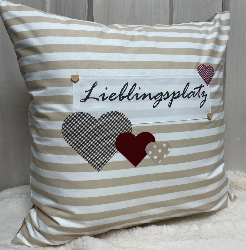 Landhausstil Kissenhülle, Kissenbezug, Dekokissen Lieblingsplatz, beige/weiß gestreift