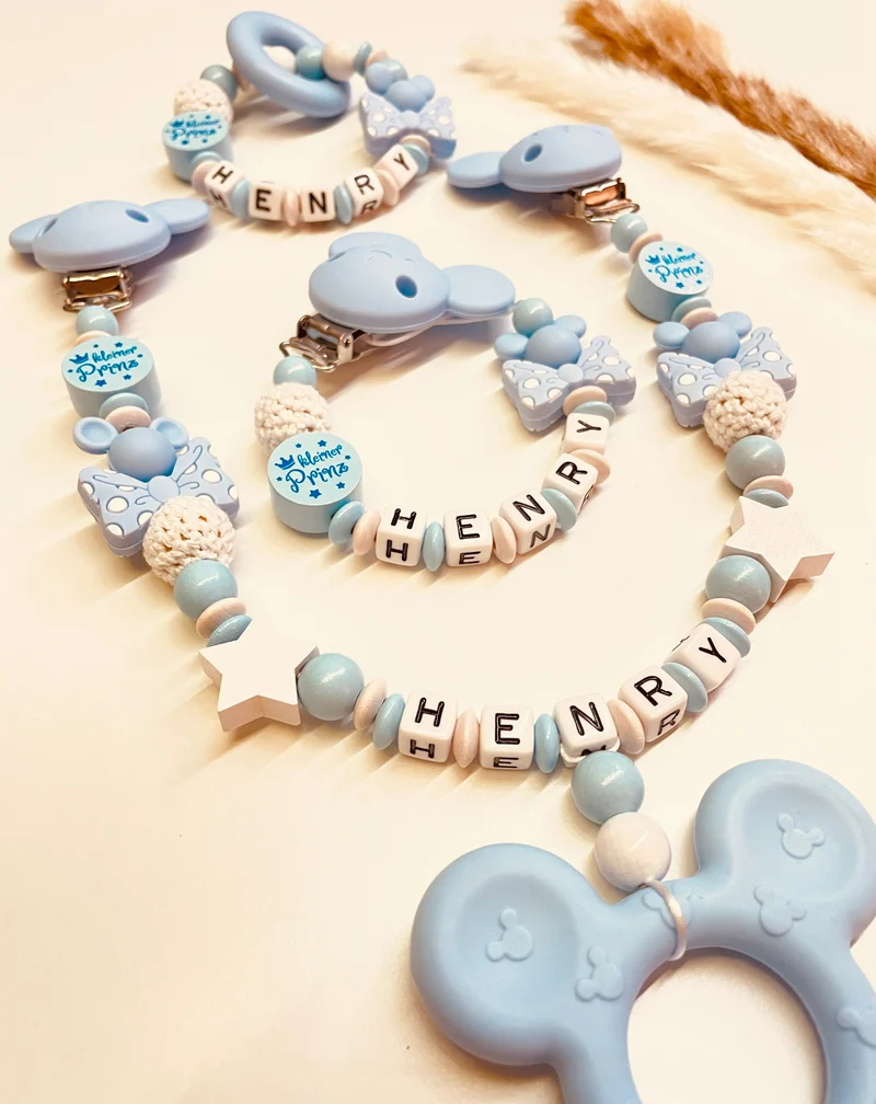 Schnullerkette, Kinderwagenkette und Greifring Maus mit Schleife kleiner Prinz blau weiß