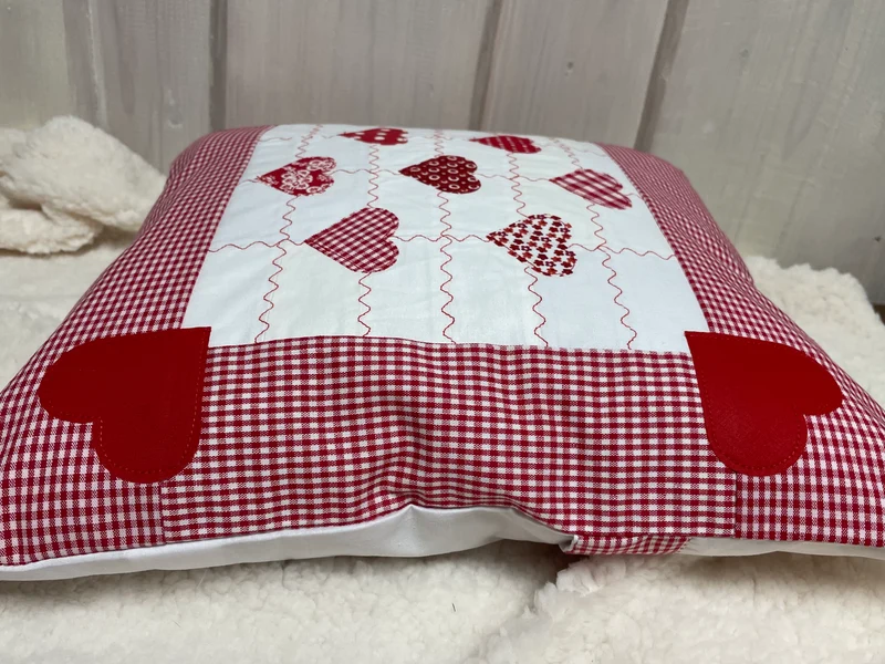 Patchwork Kissenhülle, Landhausstil Kissenbezug, rot/weiß 40x40cm.
