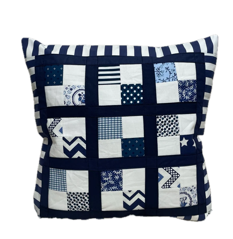 Patchwork Kissenhülle, Landhausstil Kissenbezug, blau/weiß 40x40cm.
