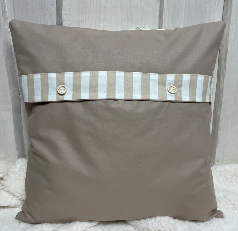 Patchwork Kissenhülle, Landhausstil Kissenbezug, beige /weiß 40x40cm.