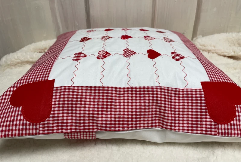 Patchwork Kissenhülle, Landhausstil Kissenbezug, rot/weiß 40x40cm.