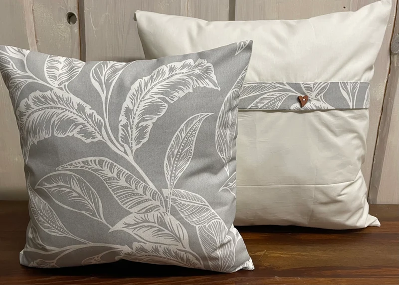 Landhausstil Kissenhülle * Kissenbezug * Dekokissen * Blumen grau/weiß