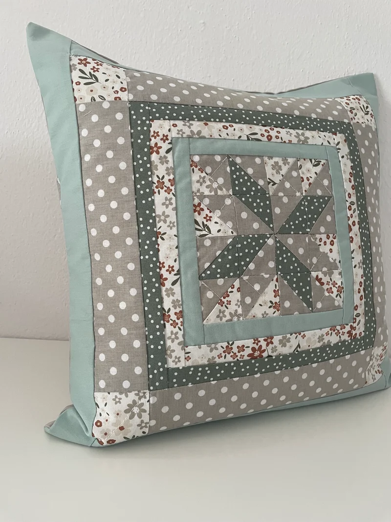 Patchwork Kissenhülle, Landhausstil Kissenbezug, mint/beige/weiß 40x40cm.