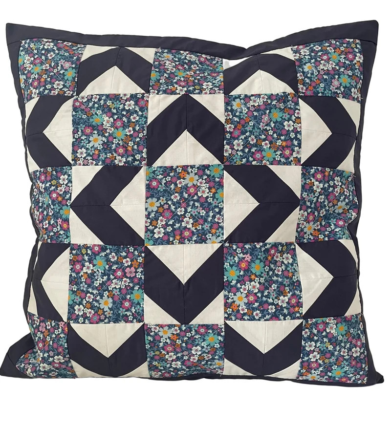Patchwork Kissenhülle, Landhausstil Kissenbezug, blau/weiß 50x50cm.