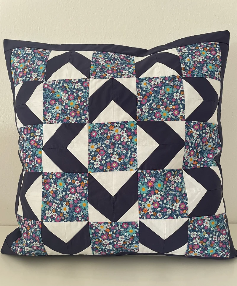 Patchwork Kissenhülle, Landhausstil Kissenbezug, blau/weiß 50x50cm.