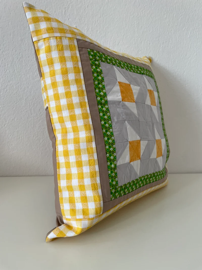 Patchwork Kissenhülle, Landhausstil Kissenbezug, grau/gelb/grün/beige 40x40cm