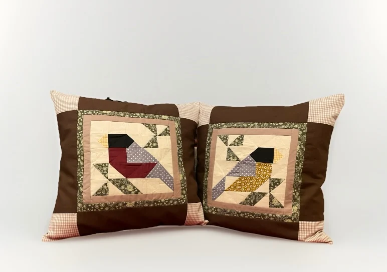 Patchwork Kissenhülle, Landhausstil Kissenbezug, * Vogel *braun/gelb/grau 40x40cm