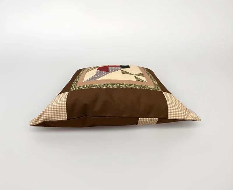 Patchwork Kissenhülle, Landhausstil Kissenbezug, * Vogel *braun/rot/grau 40x40cm