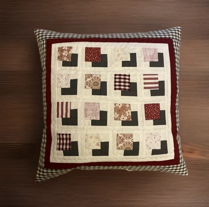 Patchwork Kissenhülle, Landhausstil Kissenbezug, grau/ rot/ weiß 40x40cm