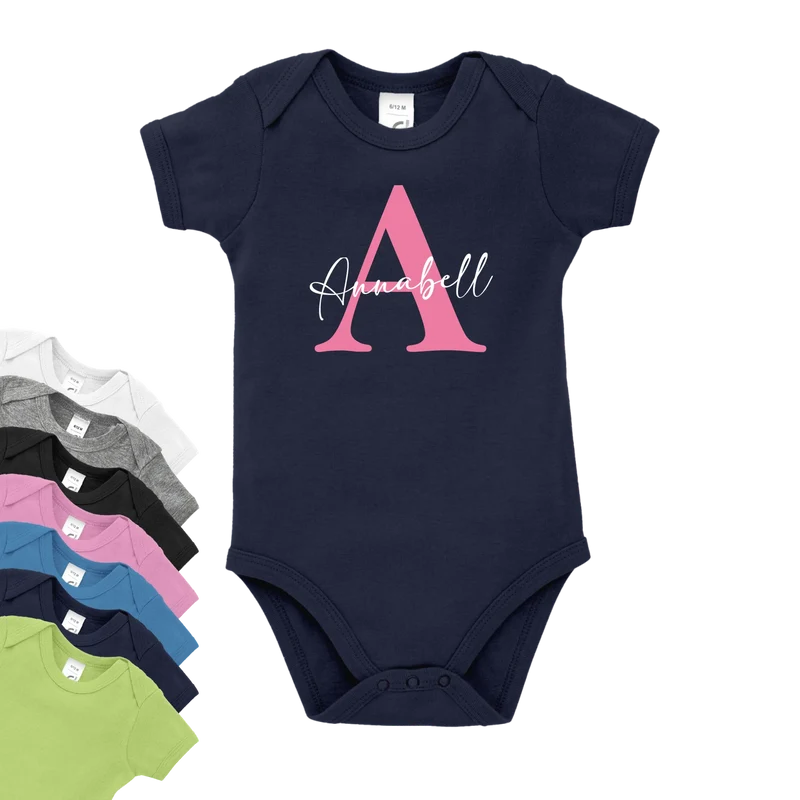 Personalisierter Babybody - Name & Anfangsbuchstabe - Baby-Strampler