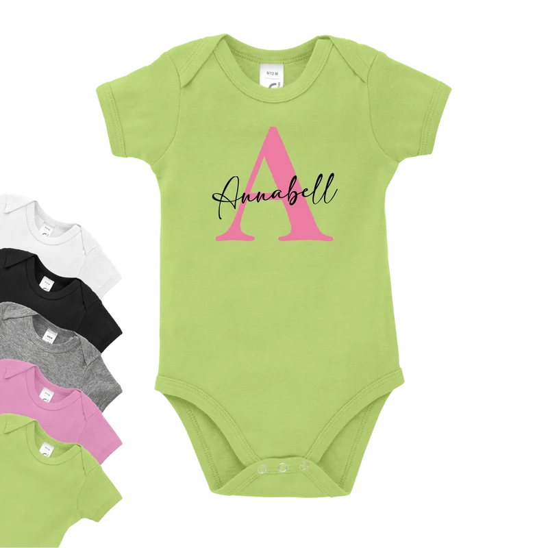 Personalisierter Babybody - Name & Anfangsbuchstabe - Baby-Strampler